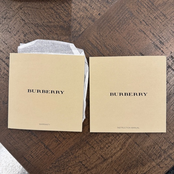 Authentic Burberry Signature Watch Canvas Leather Strap -Full Set - Picture 6 of 13